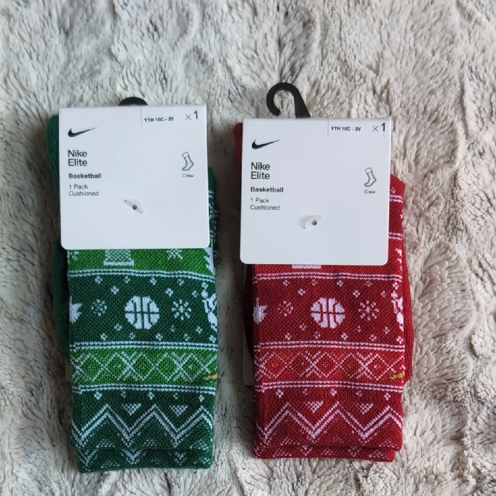 Nike Youth Green & Red Holiday Elite Basketball Crew Socks 2 Pairs